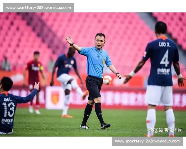 足协认错！VAR 误判偷走浙江 2 分，陶强龙争议动作成焦点，主帅激动挥拳眼镜飞落